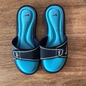 Women’s  NIKE COMFORT SLIDE 360883 411 size 6